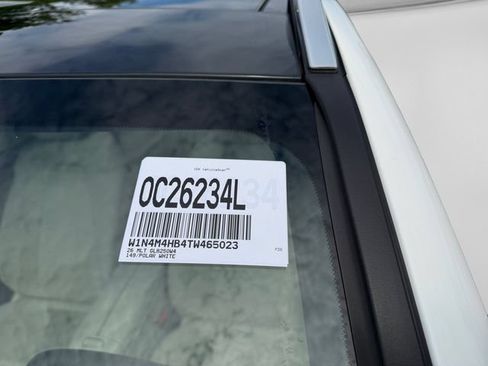 Used 2026 Mercedes-Benz GLB 250 4MATIC image 8