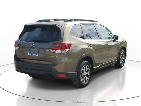 Used 2023 Subaru Forester Premium AWD/4WD image 4