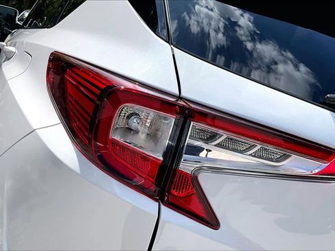 Used 2025 Acura RDX SH-AWD image 29