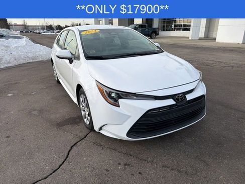 Used 2024 Toyota Corolla LE image 3