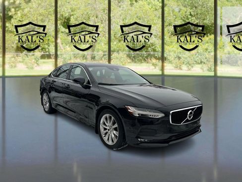 Used 2017 Volvo S90 T6 Momentum w/ Vision Package image 3