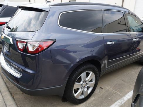 Used 2014 Chevrolet Traverse LTZ FWD image 4