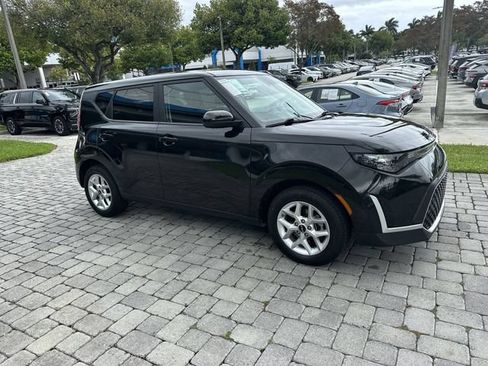 Used 2024 Kia Soul LX w/ Option Group 015 FWD image 15