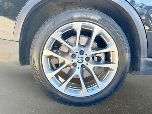 Used 2023 BMW X5 xDrive40i w/ Premium Package AWD/4WD image 5