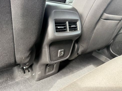 Used 2022 Chevrolet Equinox LT FWD image 17