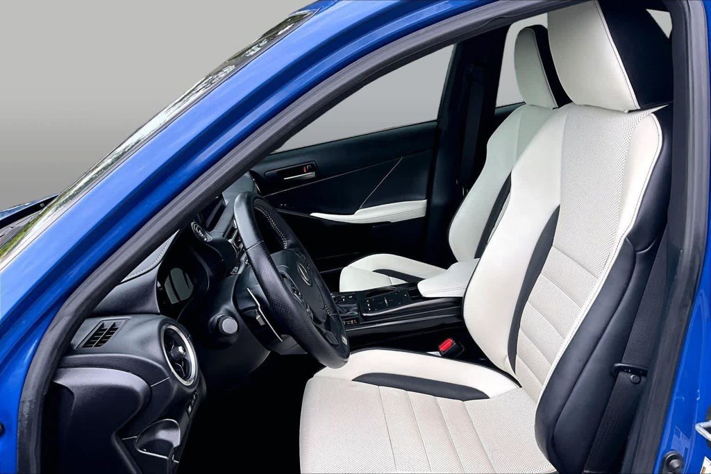 Used 2022 Lexus IS 350 F Sport w/ Navigation Package RWD image 7