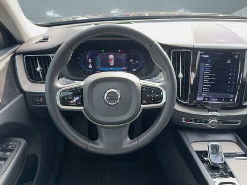 Certified 2022 Volvo XC60 B5 Inscription w/ Advanced Package image 26