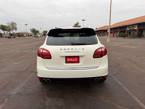 Used 2012 Porsche Cayenne Turbo image 7
