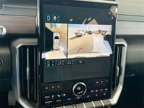 New 2026 GMC Acadia Denali Ultimate image 9