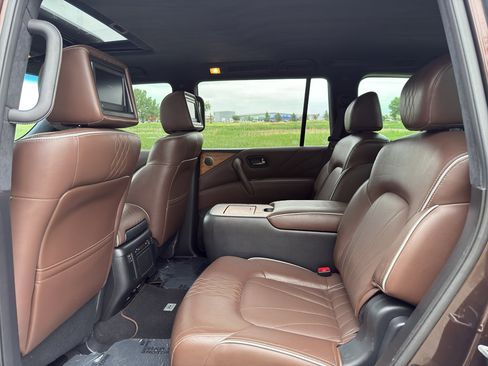 Used 2017 INFINITI QX80 Limited w/ All Season Package image 11