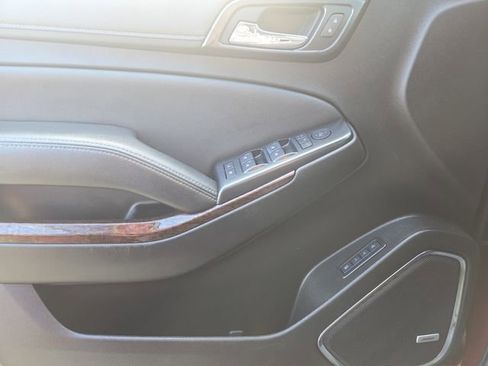 Used 2017 GMC Yukon SLT image 34