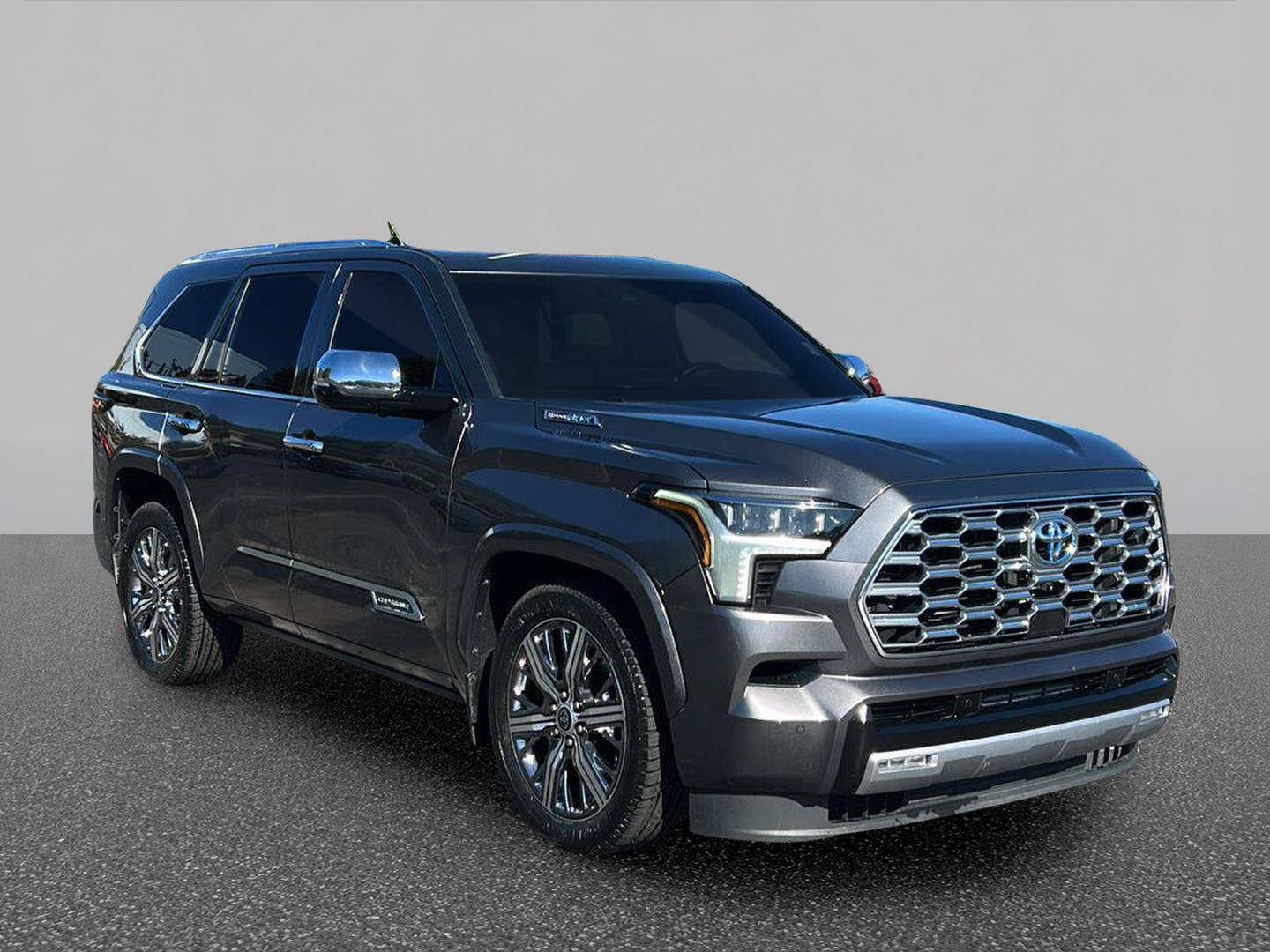 Used 2023 Toyota Sequoia Capstone AWD/4WD image 7