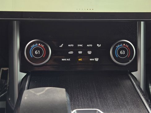 Used 2023 Land Rover Range Rover SE image 19