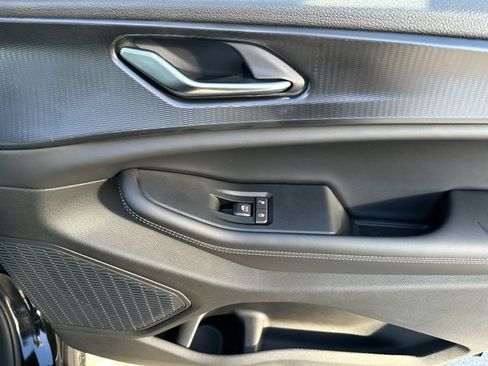 New 2025 Jeep Grand Cherokee L Altitude image 12