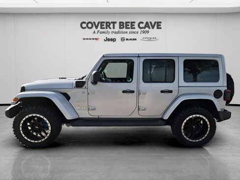 Used 2024 Jeep Wrangler Unlimited Sahara image 5