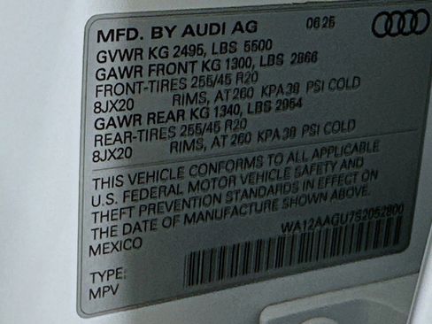 Used 2025 Audi Q5 Premium Plus w/ Premium Plus AWD/4WD image 24