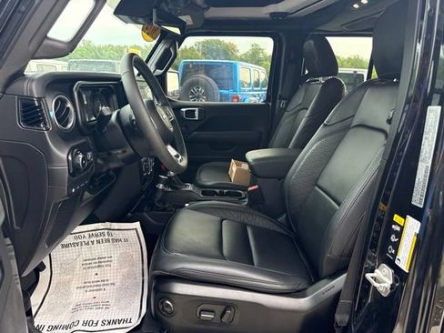 Used 2024 Jeep Wrangler High Altitude AWD/4WD image 13