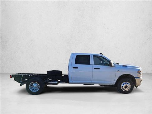 New 2025 RAM 3500 Tradesman w/ Chrome Appearance Group image 4