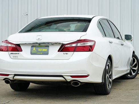 Used 2017 Honda Accord EX-L image 4