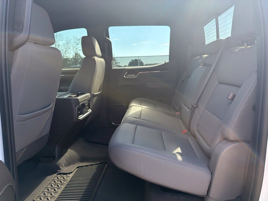 Used 2024 GMC Sierra 1500 SLT w/ SLT Premium Plus Package AWD/4WD image 9