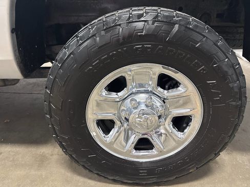 Used 2017 RAM 2500 Tradesman w/ Chrome Appearance Group image 11