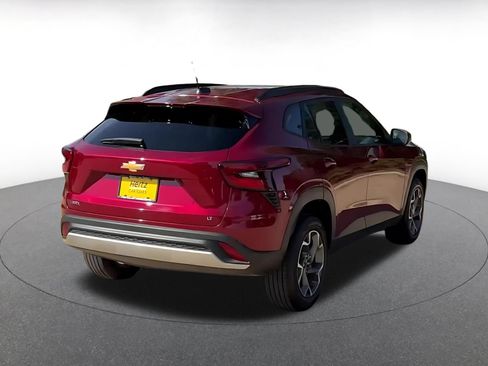 Used 2025 Chevrolet Trax LT FWD image 14