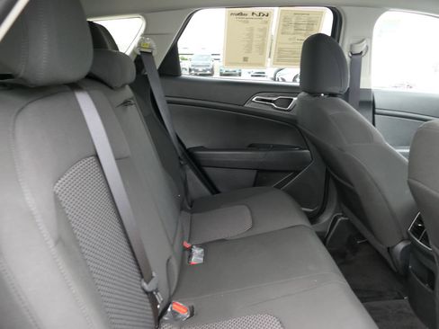 Certified 2025 Kia Sportage LX image 22