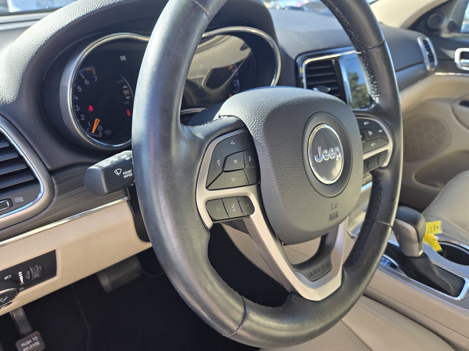 Used 2021 Jeep Grand Cherokee Limited w/ Luxury Group II AWD/4WD image 13