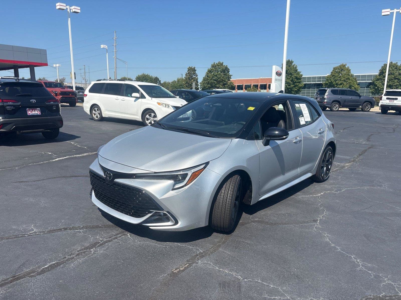 Used 2026 Toyota Corolla XSE FWD image 5