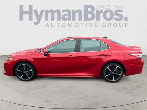 Used 2019 Toyota Camry XSE image 7