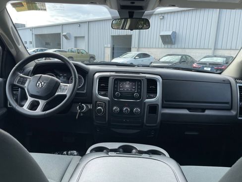 Used 2022 RAM 1500 Classic SLT image 32