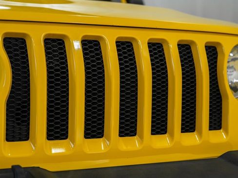 Used 2018 Jeep Wrangler Unlimited Sport image 10