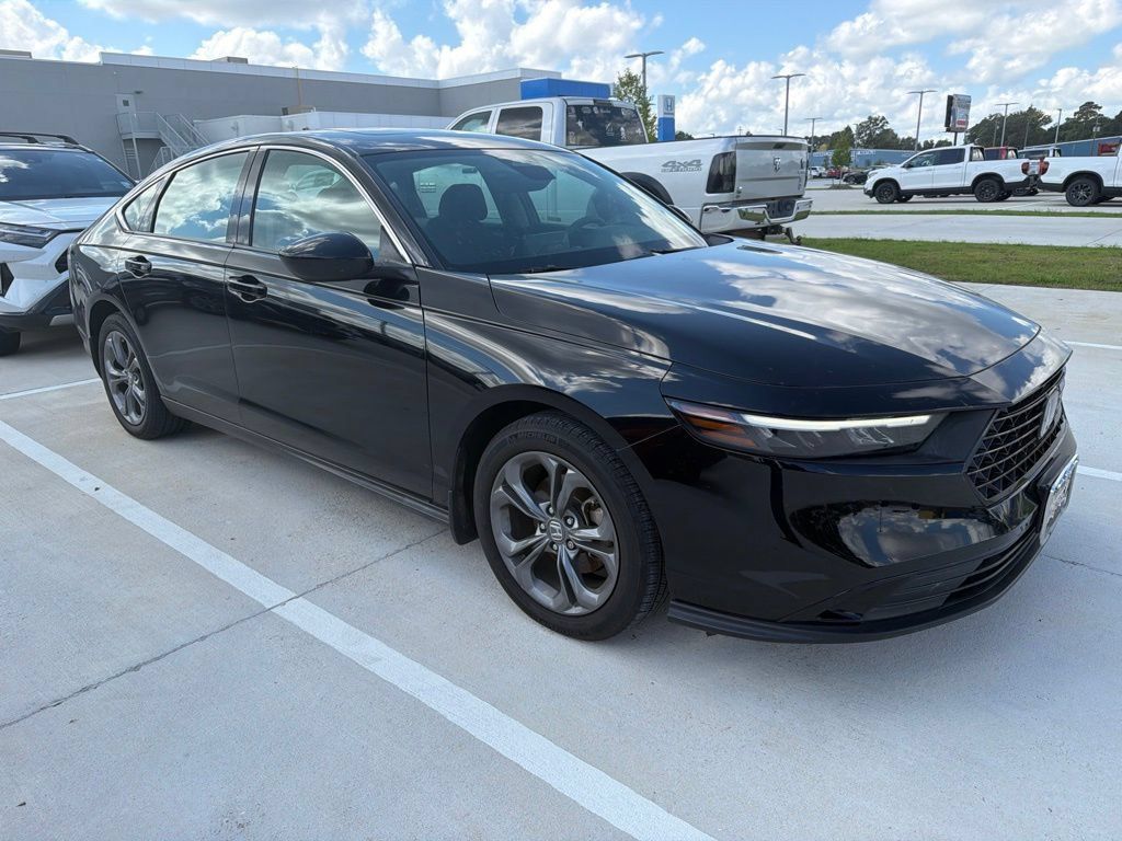 Used 2023 Honda Accord EX image 3