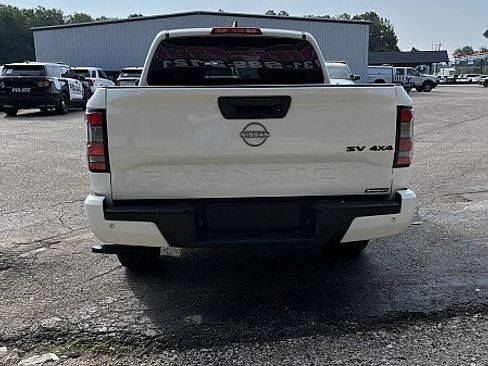 Used 2023 Nissan Frontier SV w/ Midnight Edition Package AWD/4WD image 6
