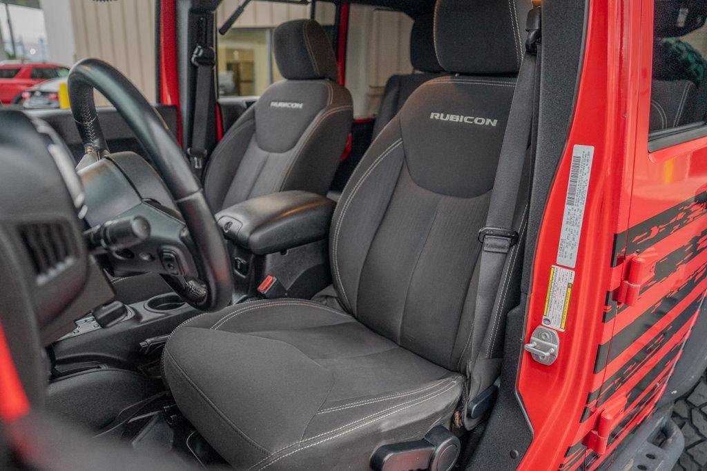 Used 2016 Jeep Wrangler Unlimited Rubicon w/ Connectivity Group AWD/4WD image 15