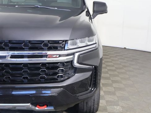 Used 2021 Chevrolet Suburban Z71 w/ Z71 Off-Road Package image 17