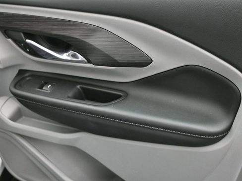 Used 2024 GMC Terrain SLE image 21