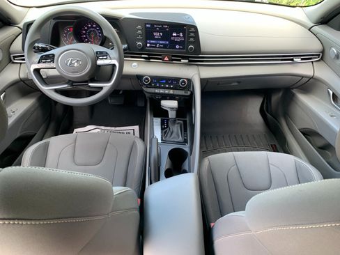Used 2023 Hyundai Elantra SEL FWD image 27