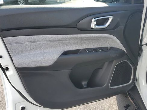 New 2026 Jeep Compass Latitude image 21