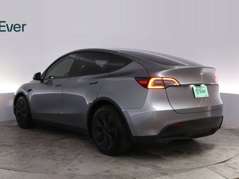 Used 2025 Tesla Model Y Long Range AWD/4WD image 17