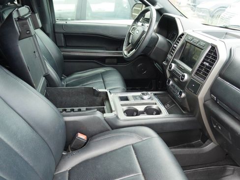 Used 2019 Ford Expedition XLT w/ Equipment Group 202A RWD image 9
