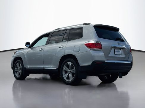 Used 2012 Toyota Highlander Limited w/ Tow Pkg AWD/4WD image 5