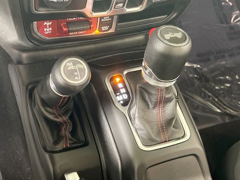 Used 2022 Jeep Wrangler Unlimited Rubicon w/ LED Lighting Group image 17