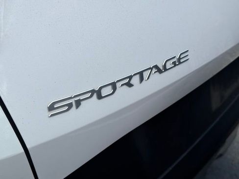 Used 2023 Kia Sportage EX FWD image 3