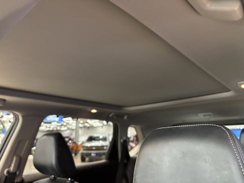 Used 2021 Nissan Rogue Platinum image 12