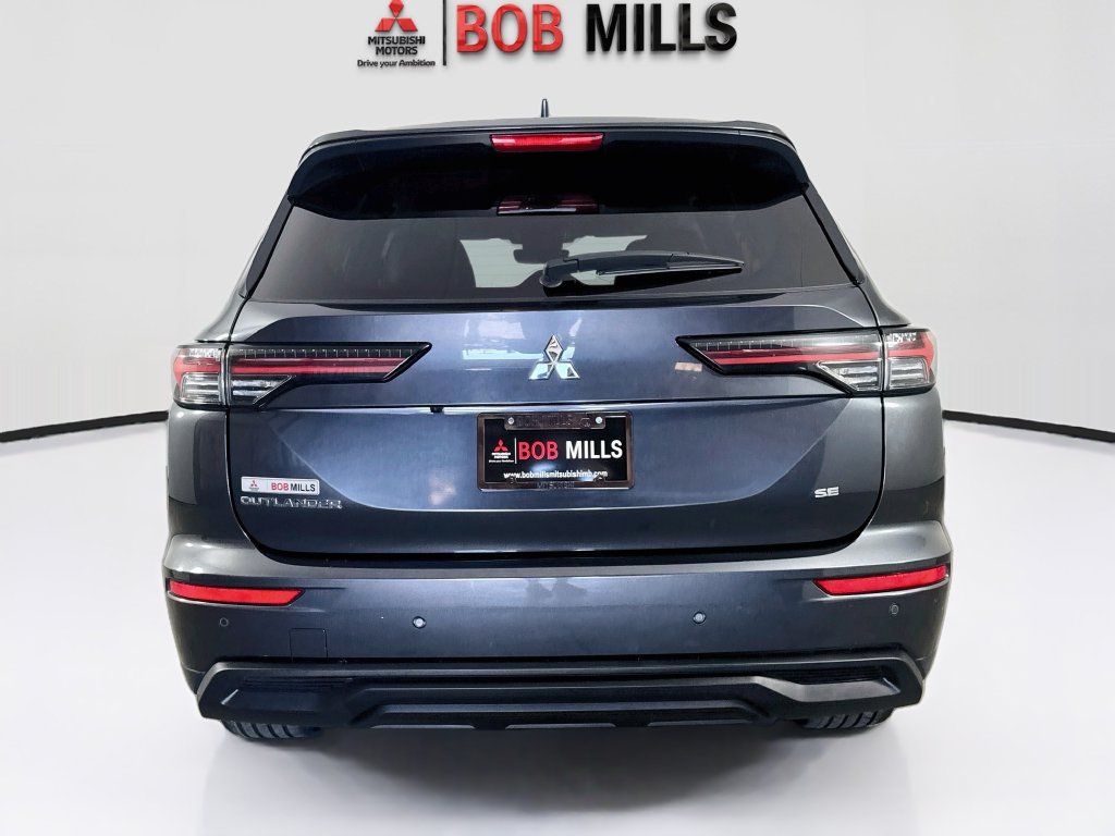 Used 2025 Mitsubishi Outlander SE FWD image 6