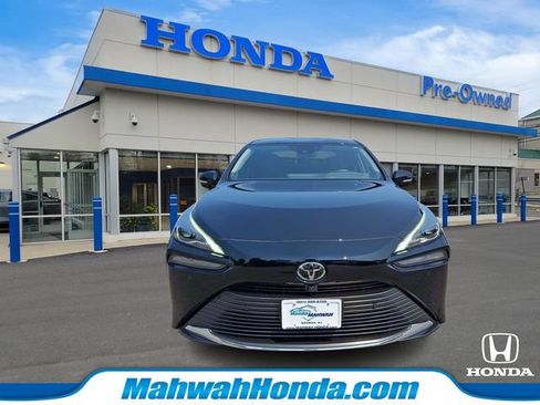 Used 2023 Toyota Mirai w/ Advanced Technology Package RWD image 2