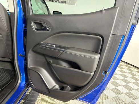 Used 2018 GMC Canyon SLE w/ SLE Convenience Package image 16