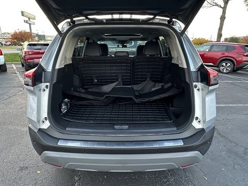 Used 2022 Nissan Rogue SV w/ SV Premium Package image 18