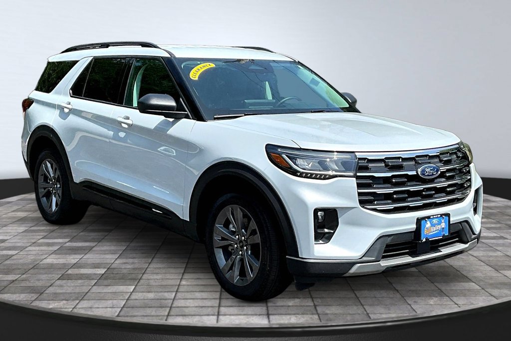 New 2026 Ford Explorer Active w/ Active Comfort Package AWD/4WD image 1